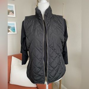 Small black GAP puffer vest